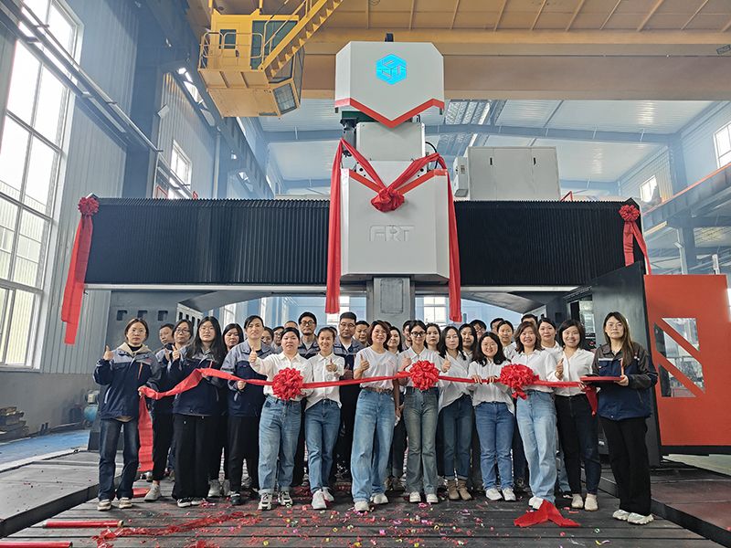 重磅消息！洛陽宇捷13米數(shù)控龍門鏜銑床正式投產(chǎn)使用!